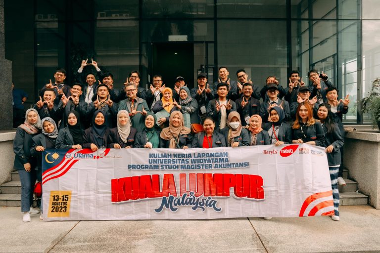 Field Trip – Community Service Mahasiswa Program Studi Akutansi ke Malaysia